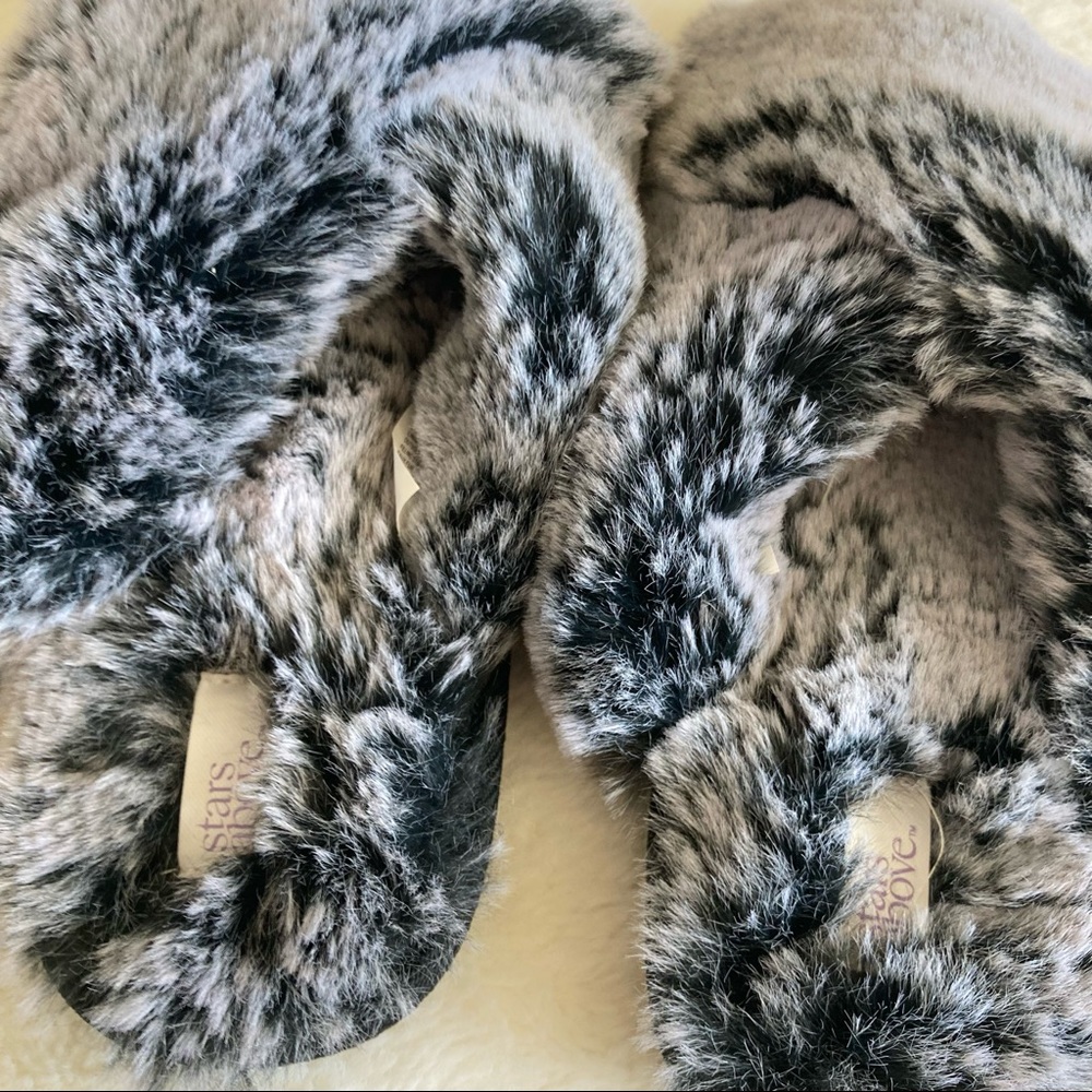 Fuzzy Slippers - Picture 4 of 5